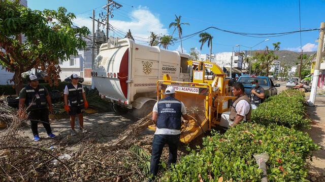 Evelyn Salgado atiende y fomenta labores de limpieza en Acapulco