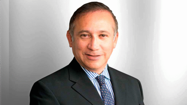 Eduardo Albor Villanueva, dueño de Dolphin Discovery