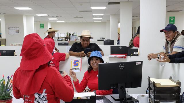 CNTE toma instalaciones de la SEP en CDMX