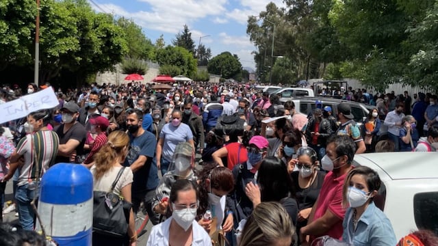 Fila de médicos privados para recibir vacuna contra coronavirus