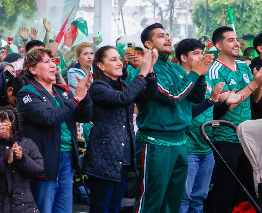 Claudia Sheinbaum acudió a Nezahualcóyotl para ver el partido de México vs Inglaterra