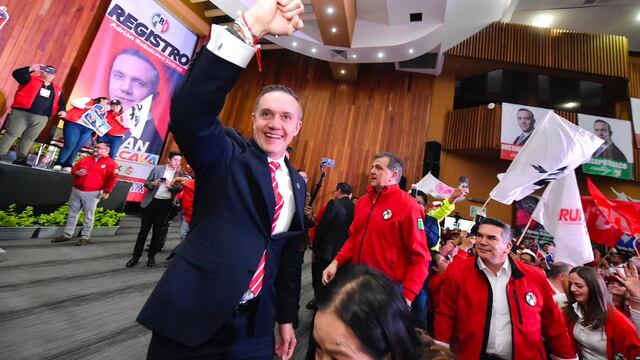 Adrián Rubalcava se registró como precandidato del PRI rumbo la contienda de 2024 por la Jefatura de Gobierno de CDMX
