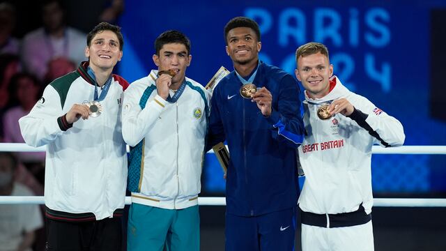 Medallistas en el boxeo de París 2024.
