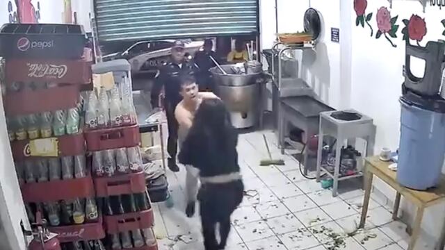 Mujer apuñala a su esposo frente a policías de CDMX tras pelea en local de la Magdalena Contreras