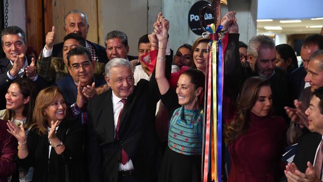 Andrés Manuel López Obrador, realizó la entrega de bastón de mando a Claudia Sheinbaum