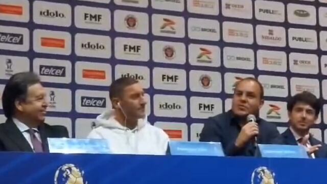 Cuauhtémoc Blanco tunde a La Volpe