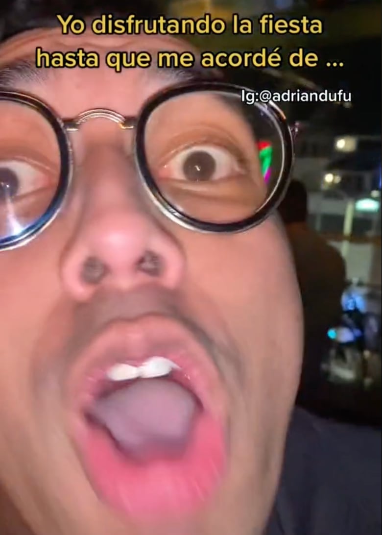 Andaba de fiesta y se acordó de la hora