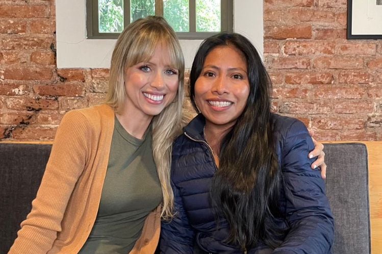 Yalitza Aparicio y Superholly
