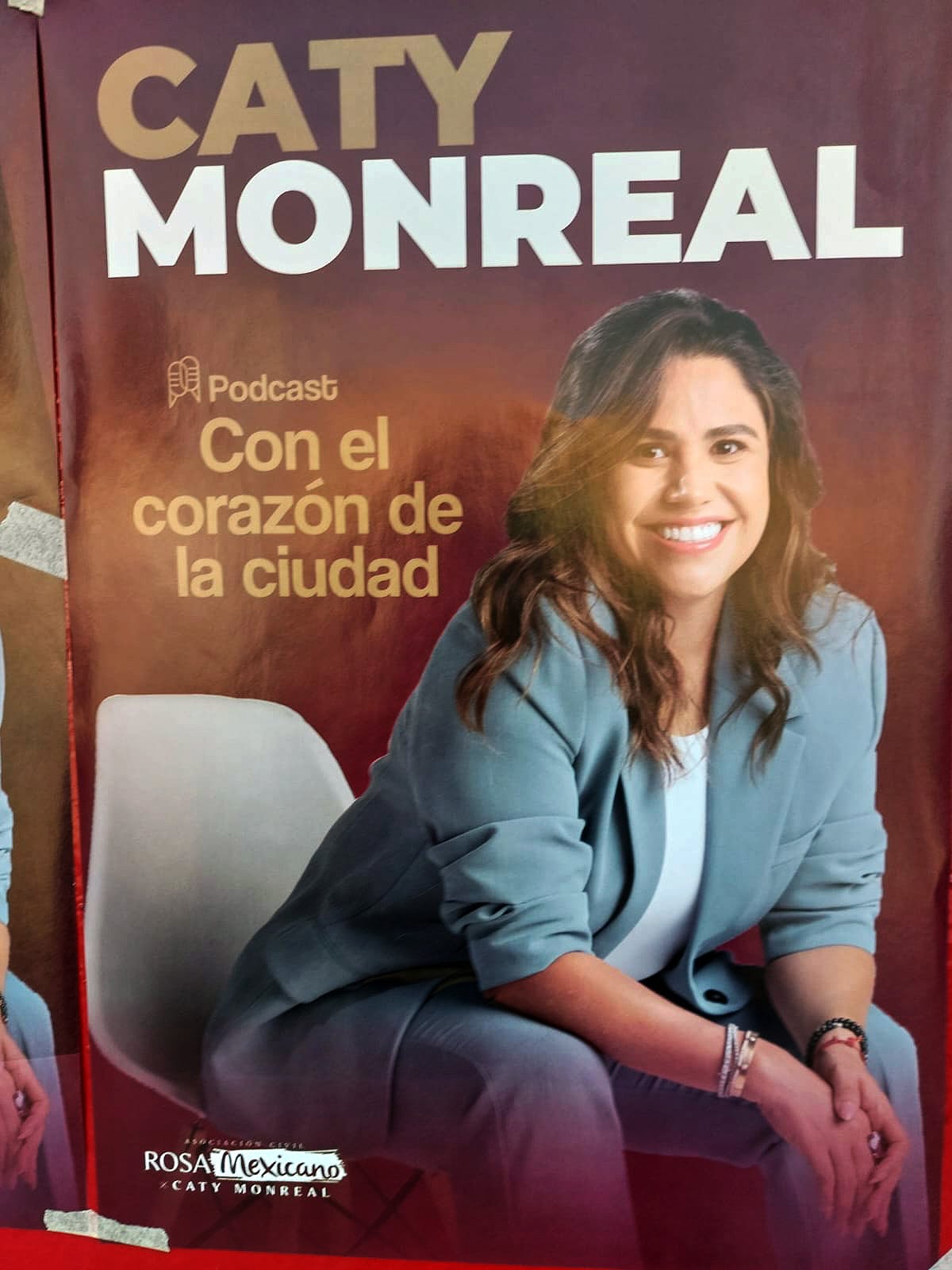 Panfletos en la Alcaldía Cuauhtémoc, para dar a conocer a Caty Monreal.