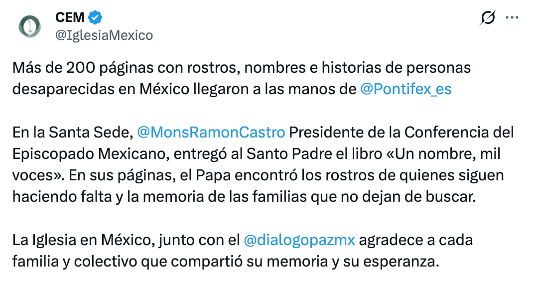 CEM le entregó un libro sobre los desaparecidos en México al Papa León XIV