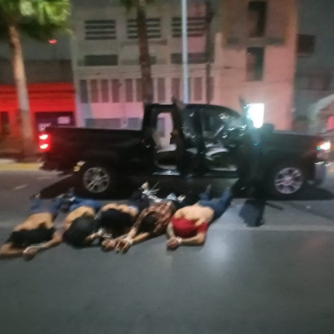 Encuentran a presuntos sicarios amarrados en Matamoros con disculpas por secuestro de estadounidenses