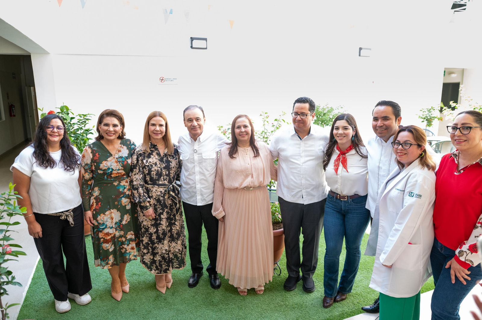 Alfonso Durazo anuncia albergue con hospedaje, alimentación y transporte en Hermosillo.