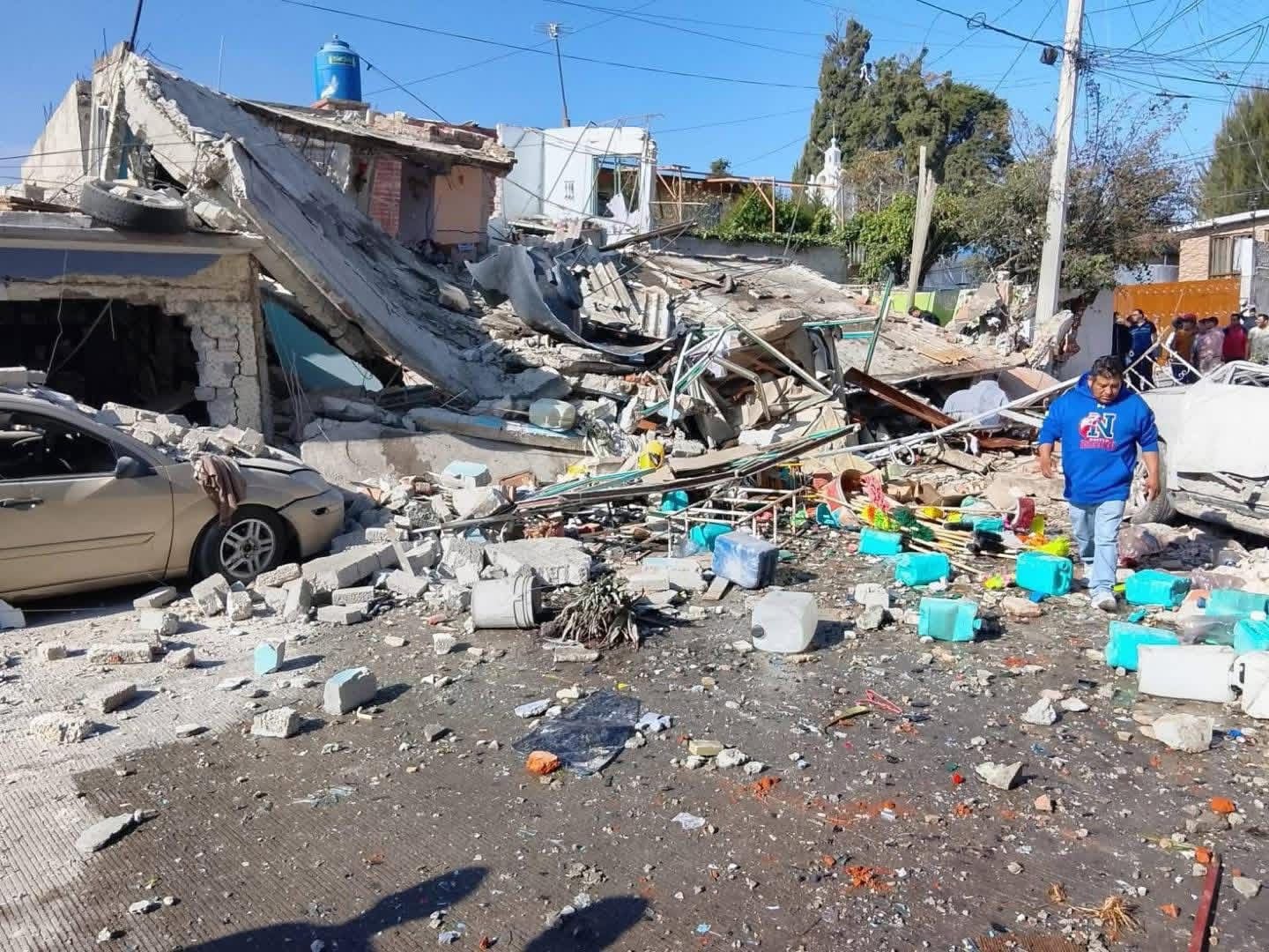 Explosión por fuga de gas deja 12 heridos en Coacalco