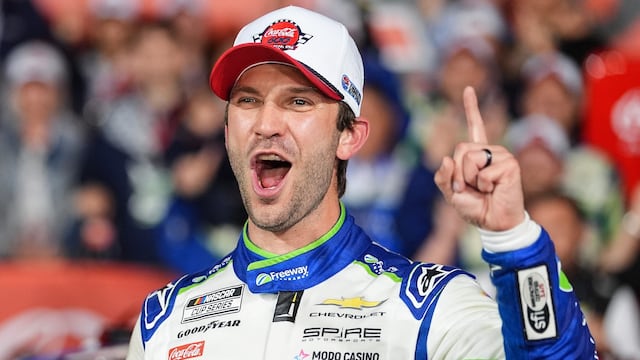 Daniel Suárez consigue victoria en NASCAR Cup Series en Charlotte
