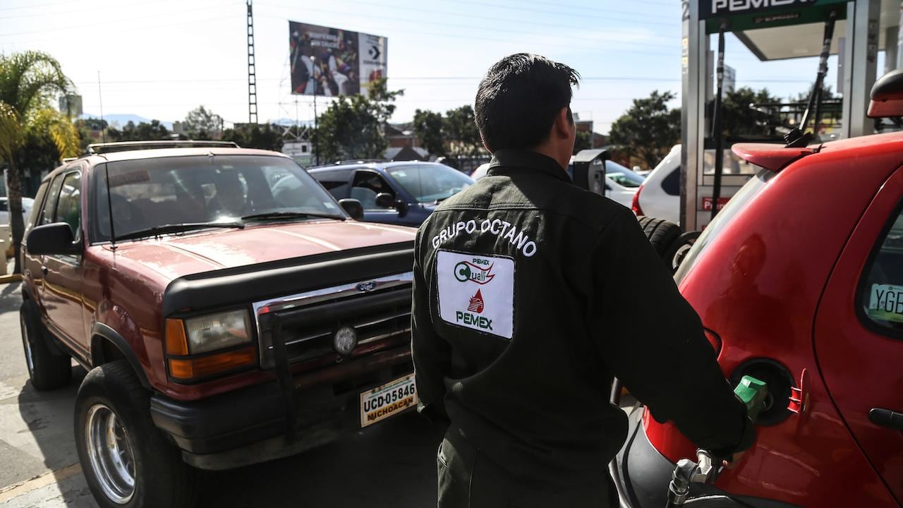 Gasolinería. Precio.