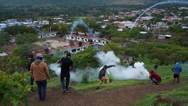 Habitantes de Aguililla se enfrentaron con soldados para exigirles seguridad