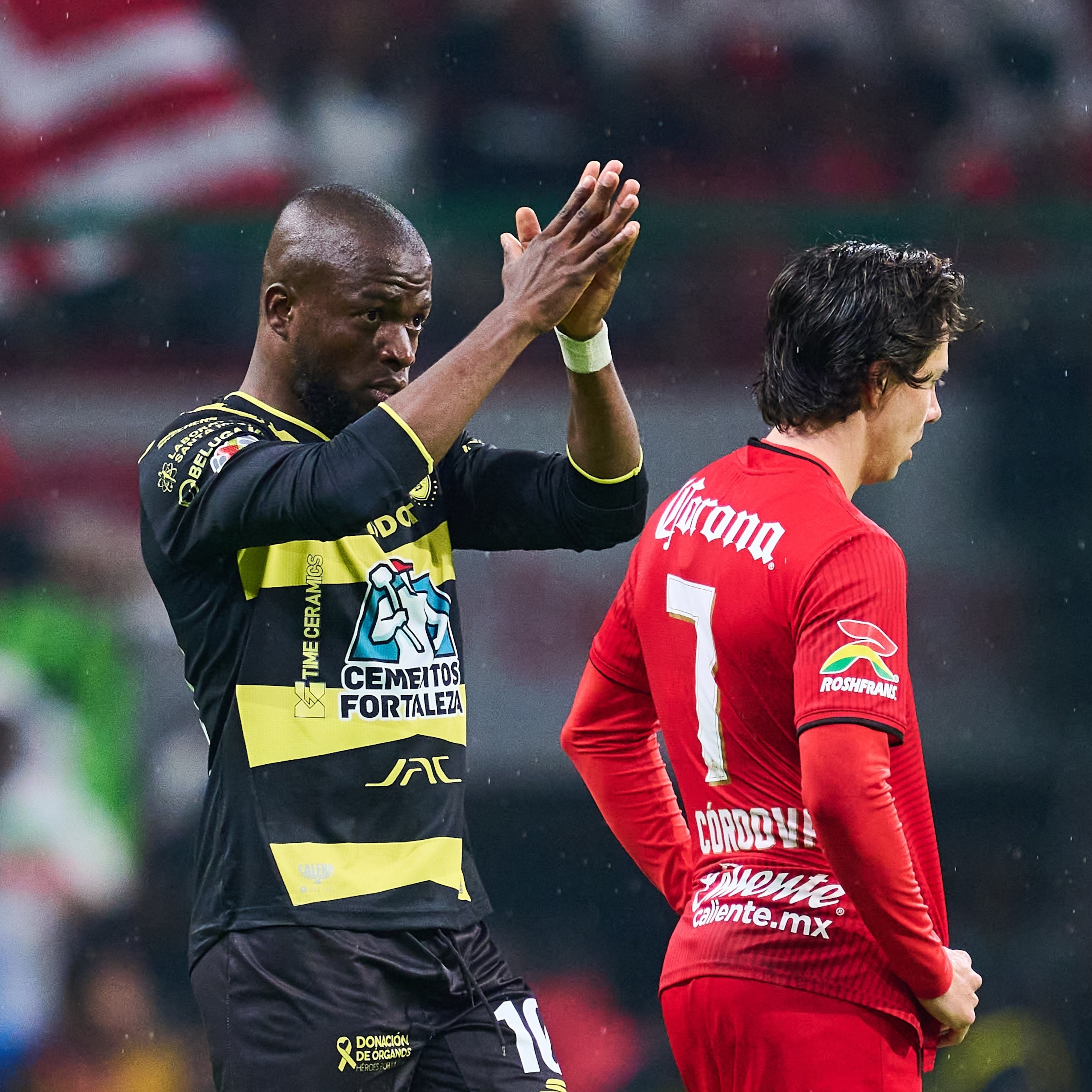 Pachuca sorprende y derrota 1-0 a Toluca en la ida de cuartos de final de Liga MX