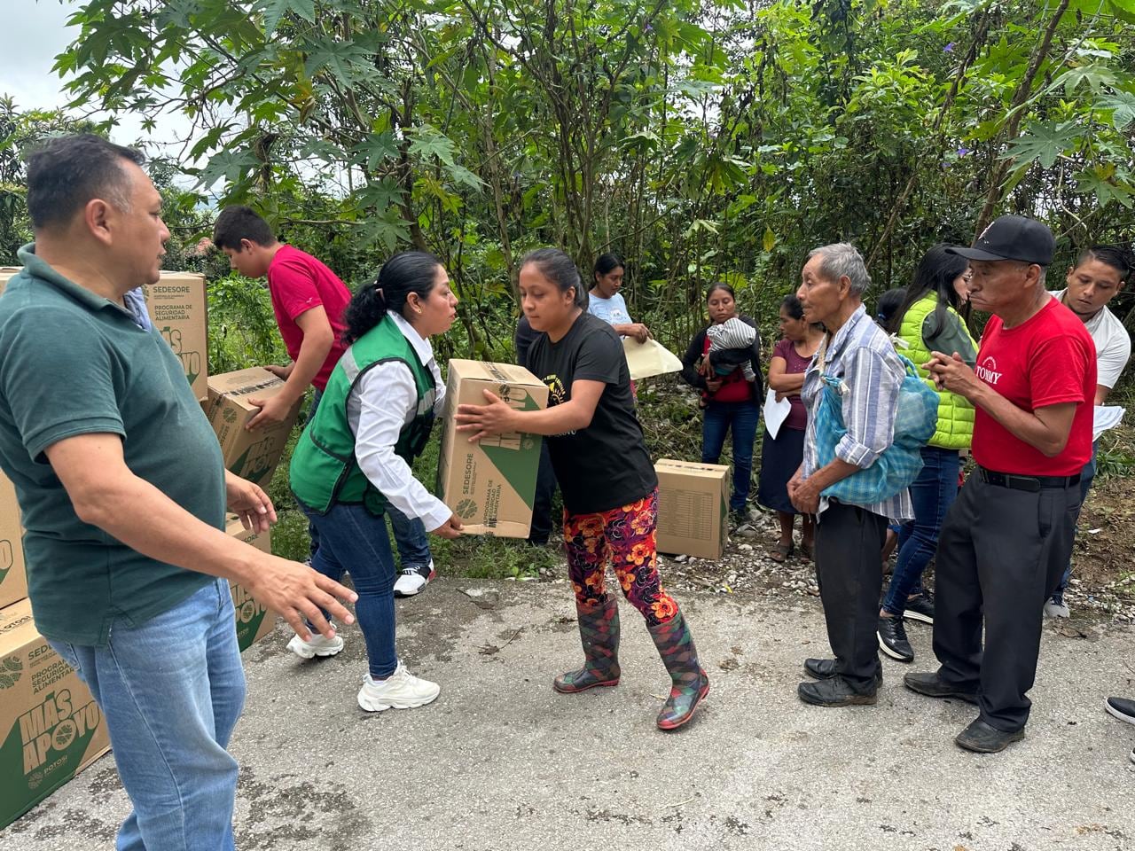 Gobierno de SLP refuerza apoyos en la Huasteca