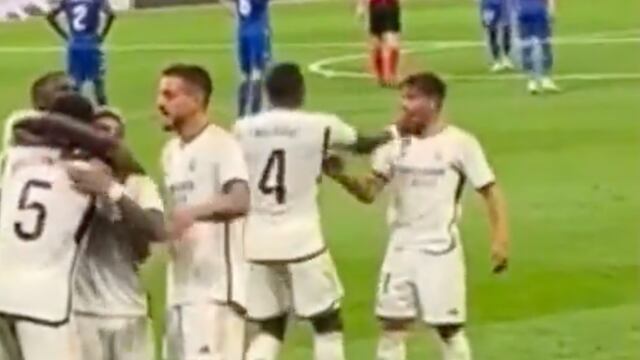 Jugador del Real Madrid da tremenda cachetada a compañero