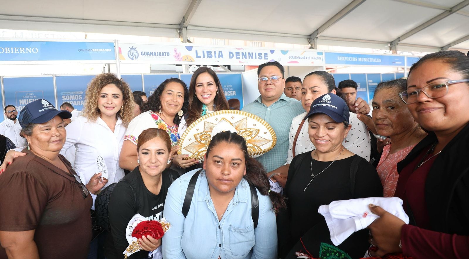 Gobernadora Libia Dennise