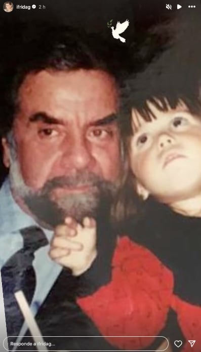 Frida Sofía junto a su abuelo Don Cayetano