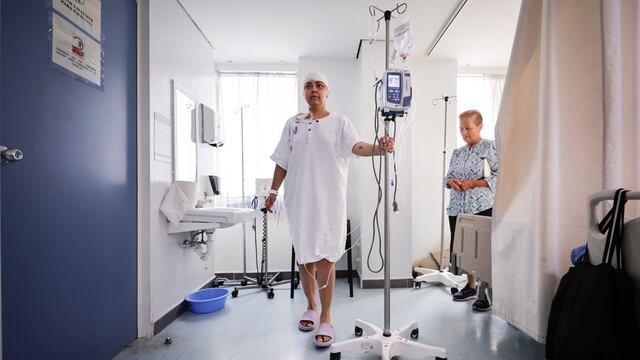 ISSSTE realizó neurocirugía a paciente despierta