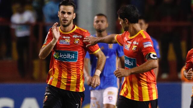 El Herediano empató ante Tigres en los minutos finales del partido.