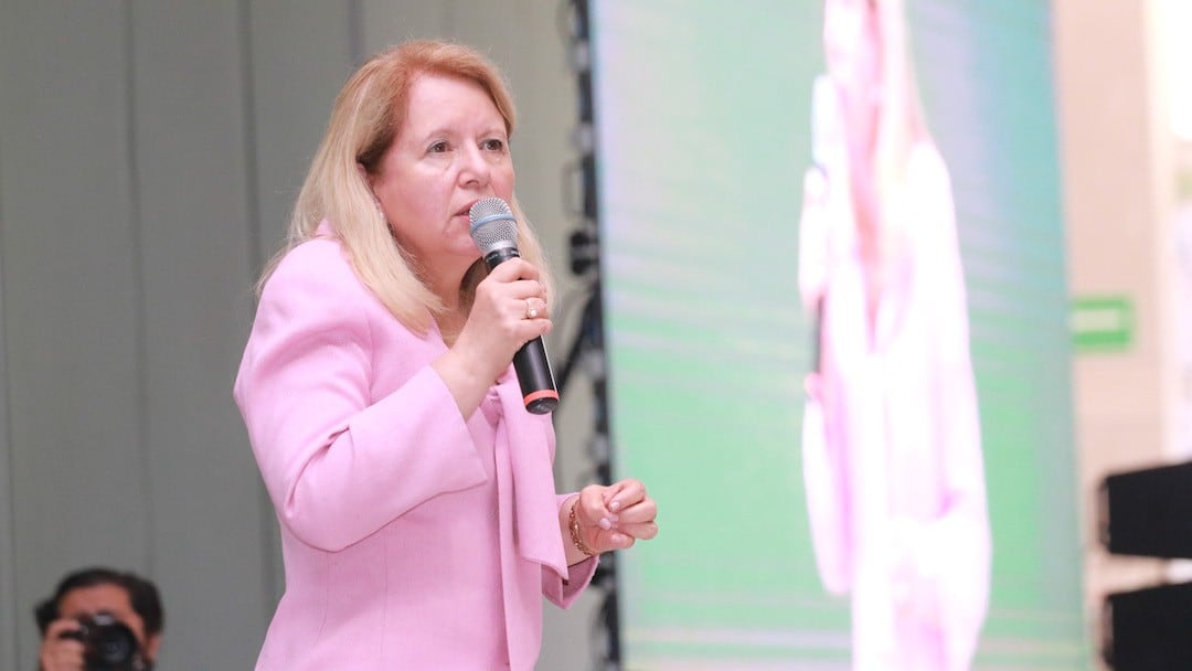 Loretta Ortiz Ahlf