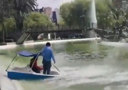 Cita romántica en lanchita
