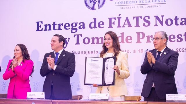 Libia Dennise García entregó FÍATS notariales