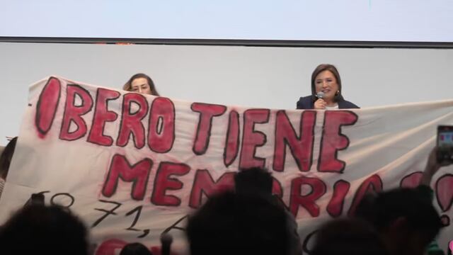 Protestan contra Xóchitl Gálvez en su visita a la Universidad Iberoamericana