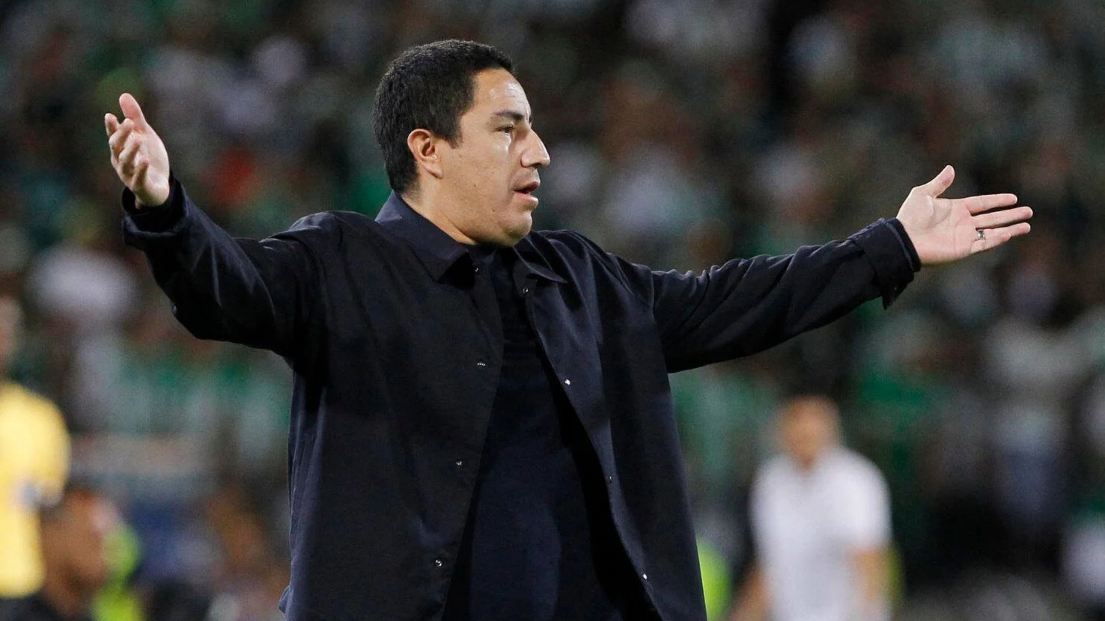 Efraín Juárez cierra sus redes sociales previo al Pumas vs América