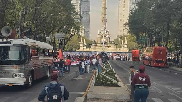 Suspensión del servicio de la Línea 7 del Metrobús por marcha en Paseo de la Reforma en la CDMX