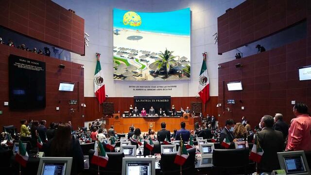 Senado discute reforma laboral en materia de vacaciones dignas