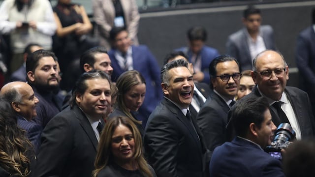 El senador Alejandro Moreno "Alito" y el diputado Rubén Moreira durante Sesión del Congreso General