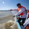 Gobierno de Michoacán siembra 20 mil peces en el lago de Pátzcuaro