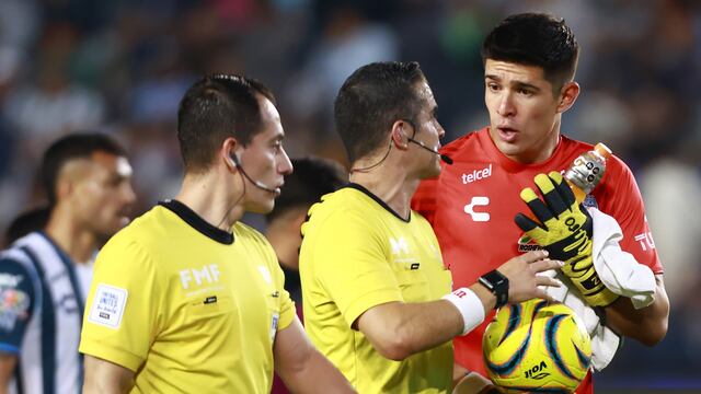 Liga MX revela los audios del polémico arbitraje en el Pachuca vs Necaxa del Play In.