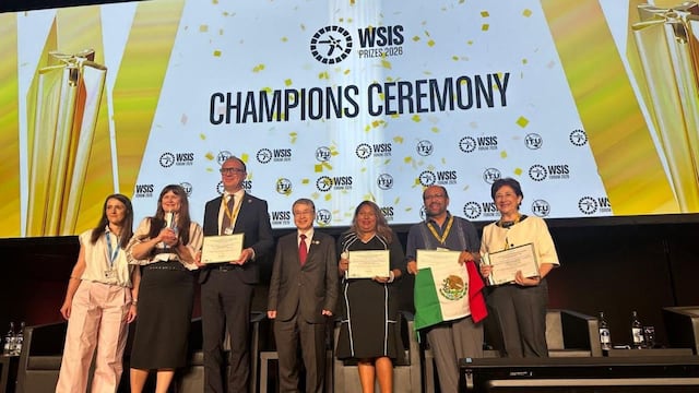 El Centro Público de Formación en Inteligencia Artificial recibió el reconocimiento internacional WSIS Champion 2026.