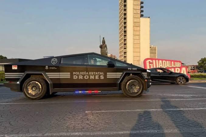 La Cybertruck de Tesla llegó hasta la policía de Jalisco