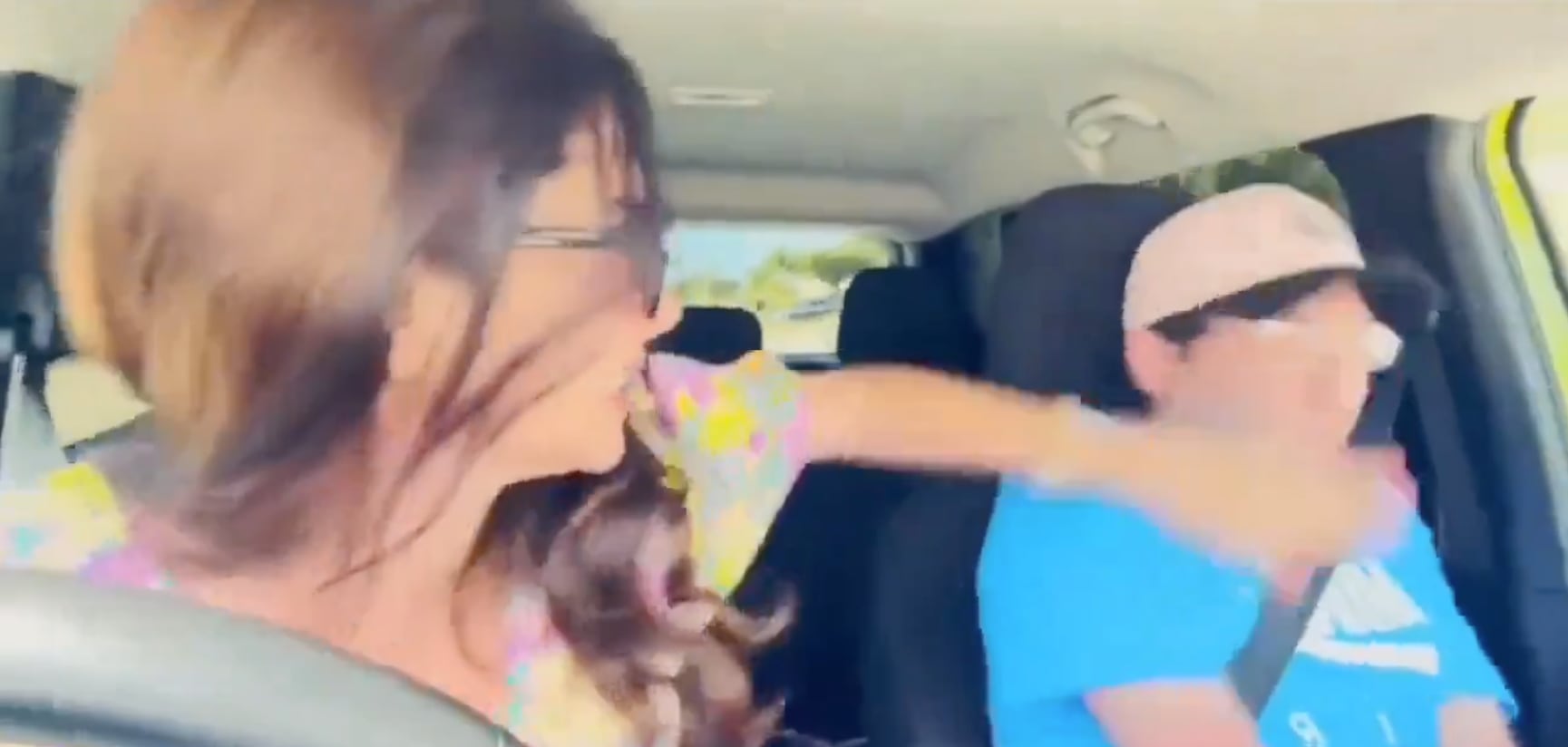 Elisa Jordana y Zscorro pelean en vivo.