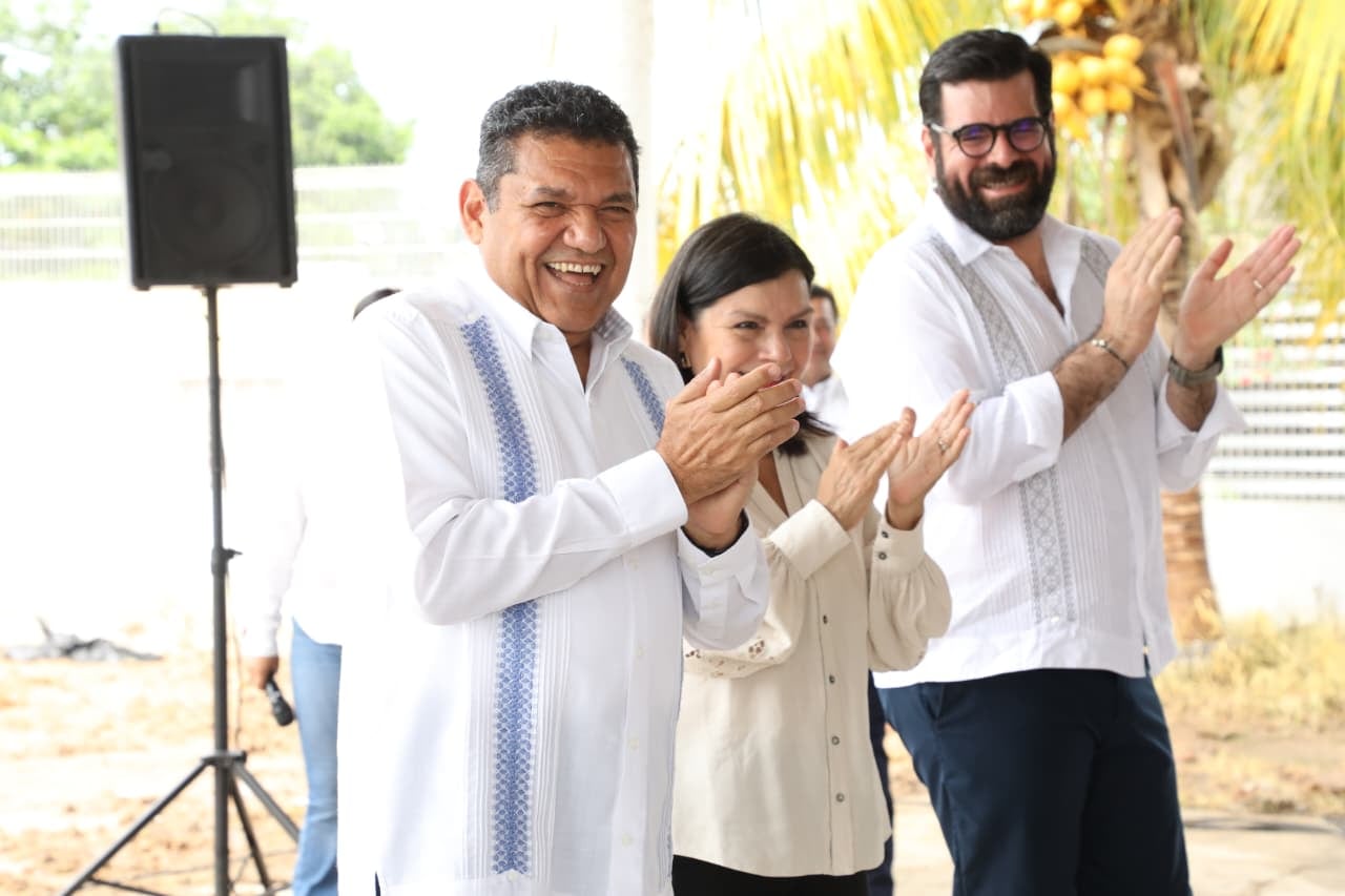 Javier May y Mario Delgado realizaron supervisión de la construcción de la Escuela Primaria "Lic. Tomas Garrido Canabal".