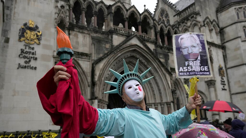 El caso de Julian Assange, AMLO y The New York Times
