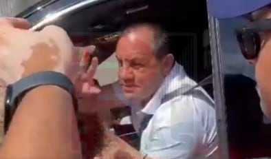 Critican a Cuauhtémoc Blanco por llegar en Cadillac al México vs Portugal