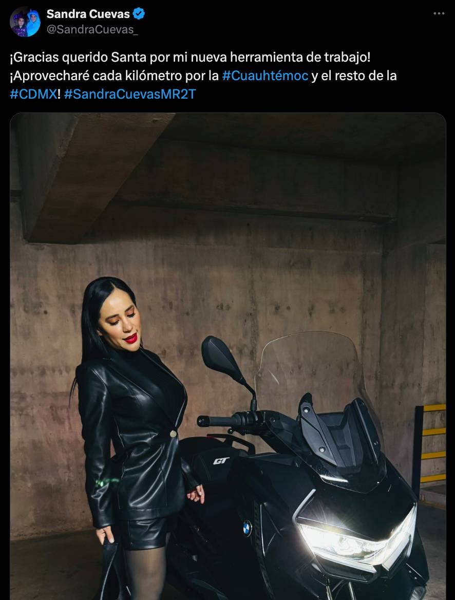 Sandra Cuevas presume su regalo de Navidad