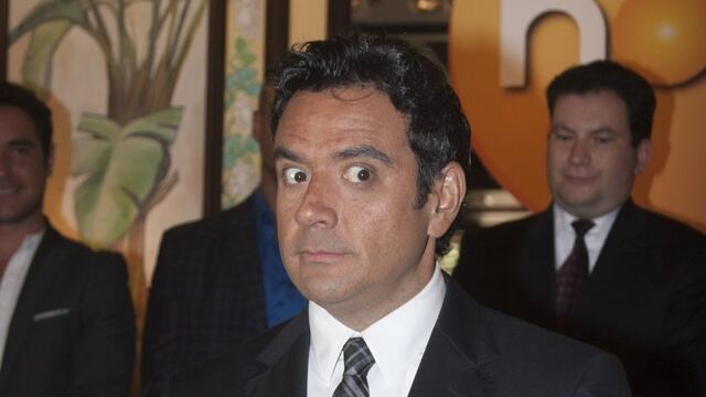 Héctor Sandarti, conductor.