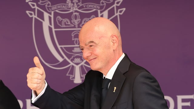 UEFA, AFC y CONCACAF toman medidas ante los intentos de Infantino de vender el Mundial a privados.
