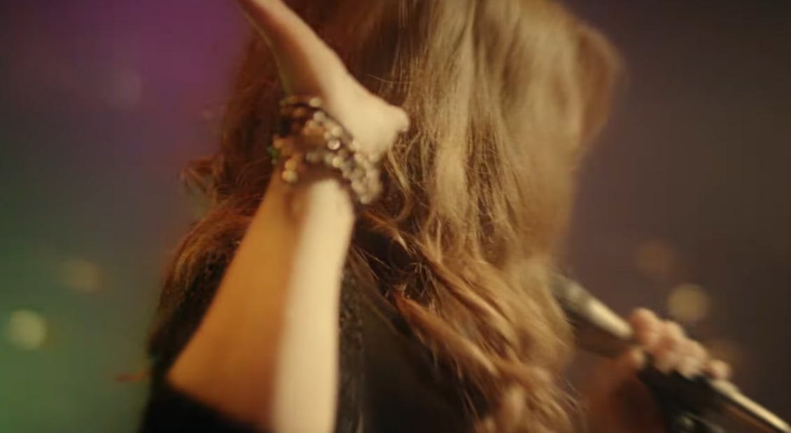 Jenni Rivera en el video "Misión Cumplida", su canción póstuma.