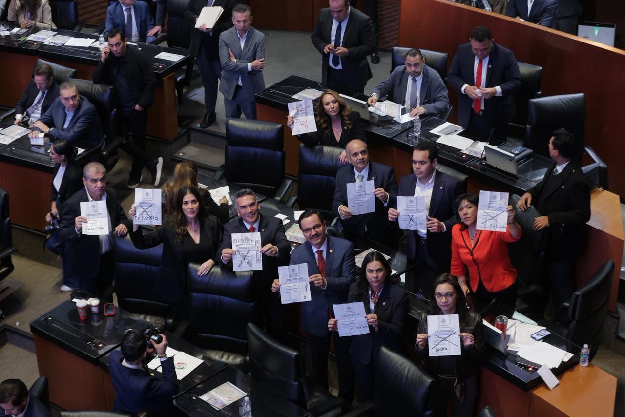 Votación para titular de la FGR