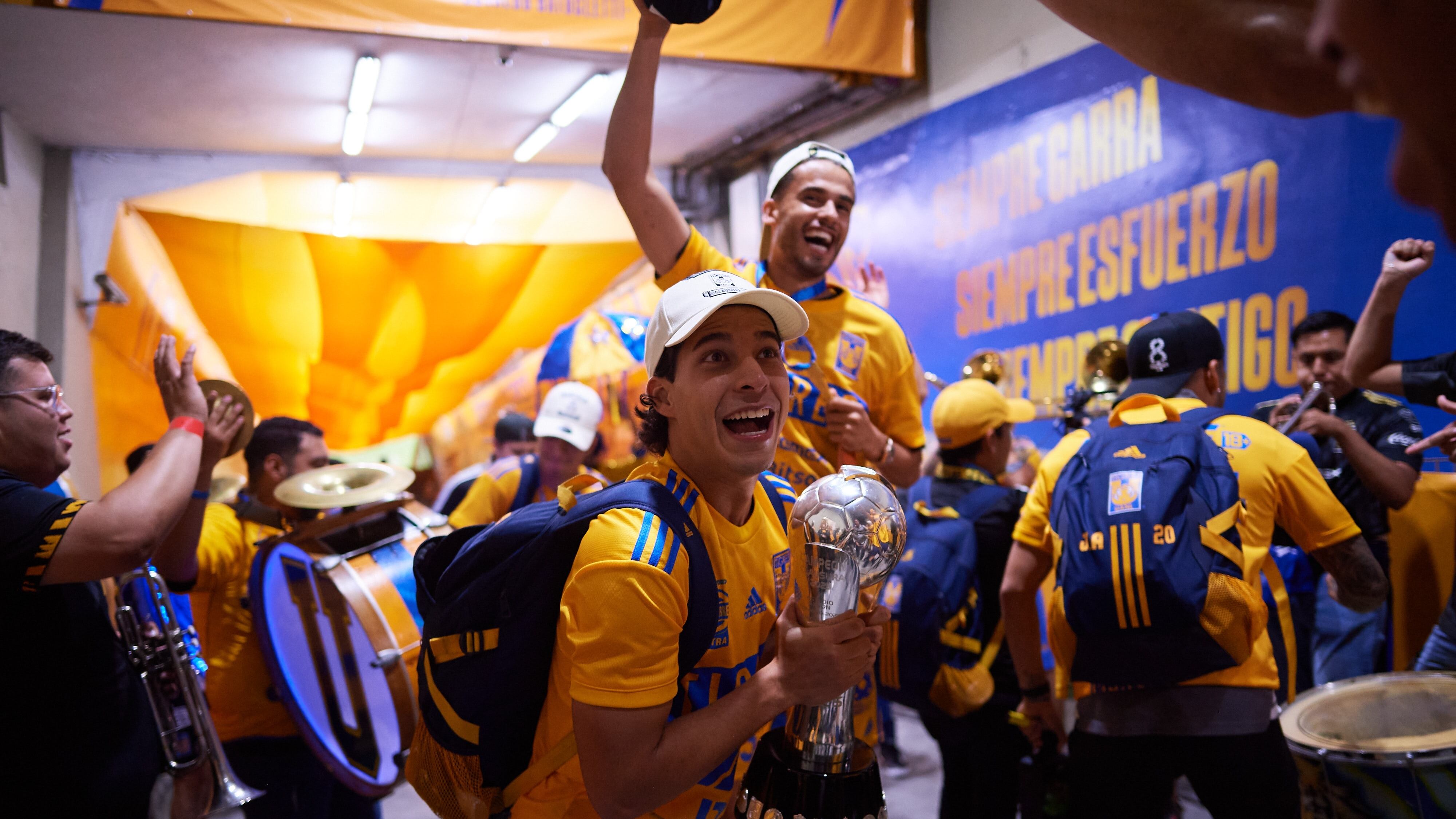 Diego Lainez ya le respondió a Oswaldo Sánchez por polémica entrevista tras título Club Tigres