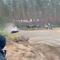 VIDEO: Aficionados al Rally de Finlandia arriesgan su vida para ver de cerca la carrera